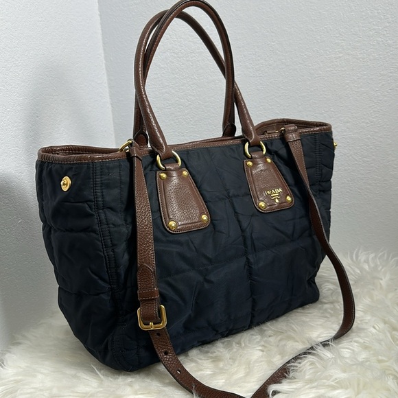 Elegant Brown Leather Women's Bag - Picture 4 of 17